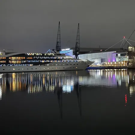 Waterfront Double Room With Fireplace In The Heart Of Royal Docks London Exterior photo