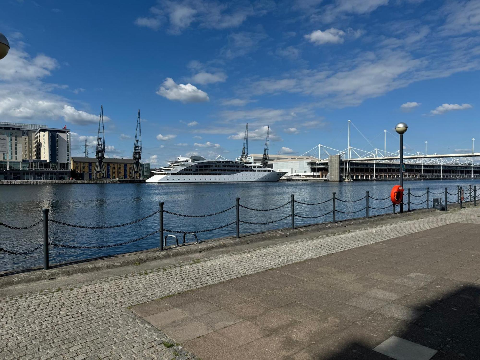 Homestay Waterfront Double With Fireplace In The Heart Of Royal Docks *